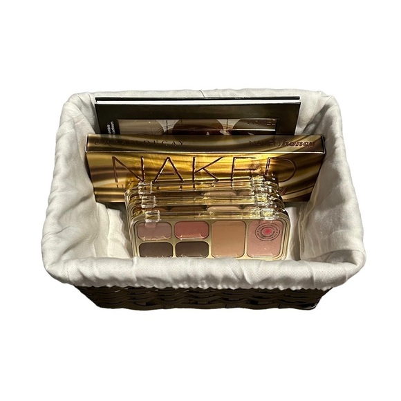 SET OF 2 BASKETS WITH LINER Woven Rattan/Whicker over metal Like new - Picture 4 of 11